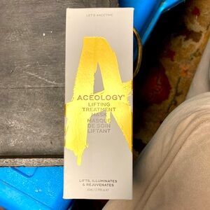 Aceology Lifting Treatment Mask new in box